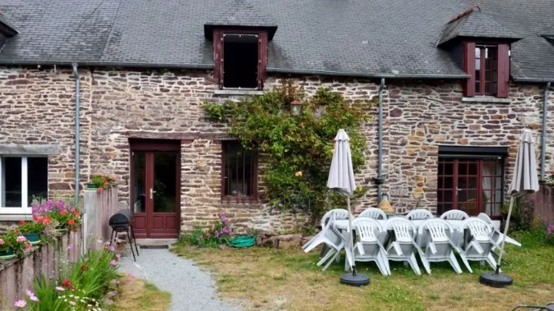 25_13_127_GiteMaringotte_11pers