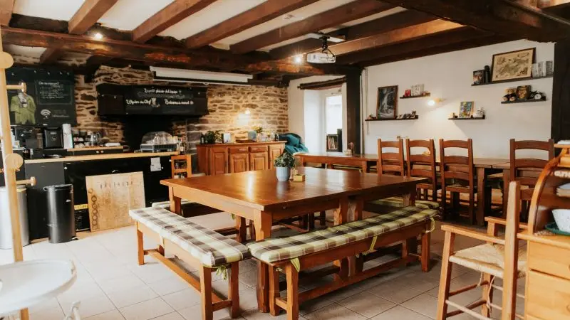 25_14_432_AubergeValSansRetour_AubergeValSansRetour