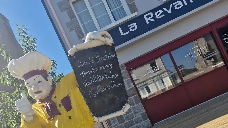 LaRevanche_resaurant_bar_Saint-Malo-des-trois-fontaines