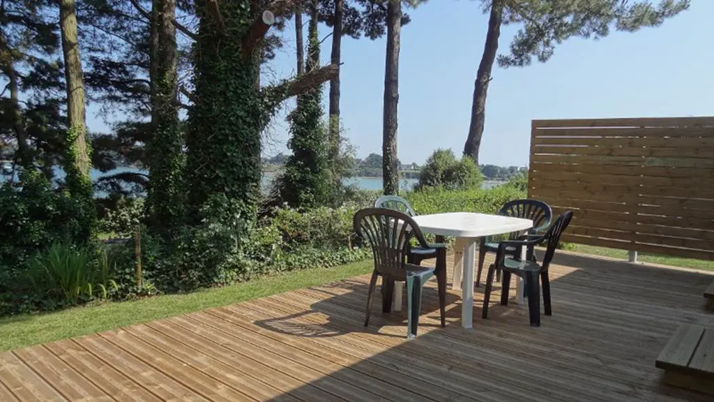 Terrasse-Mobil-Home-Camping-Le-Bilouris-Arzon-Presqu'île-de-Rhuys-Golfe-du-Morbihan-Bretagne sud