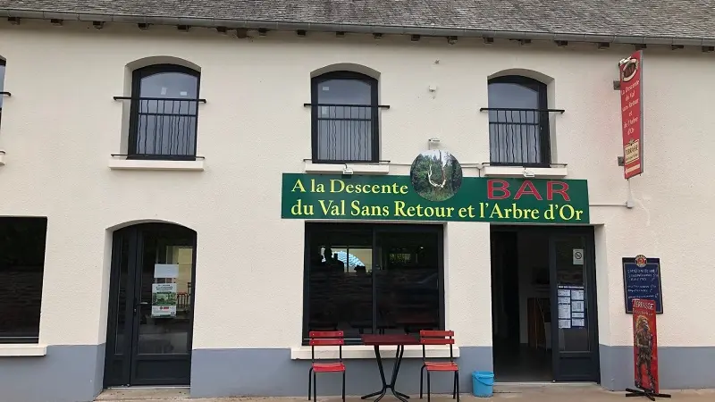 bar_descenteduval_tréhorenteuc_DestinationBrocéliande