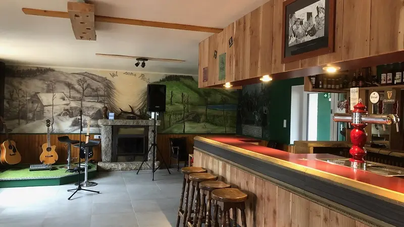 bar_descenteduval_tréhorenteuc_DestinationBrocéliande