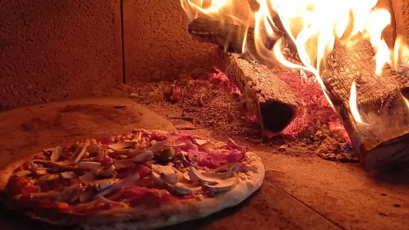 le trait d'union - pizza au feu de bois - Ploërmel