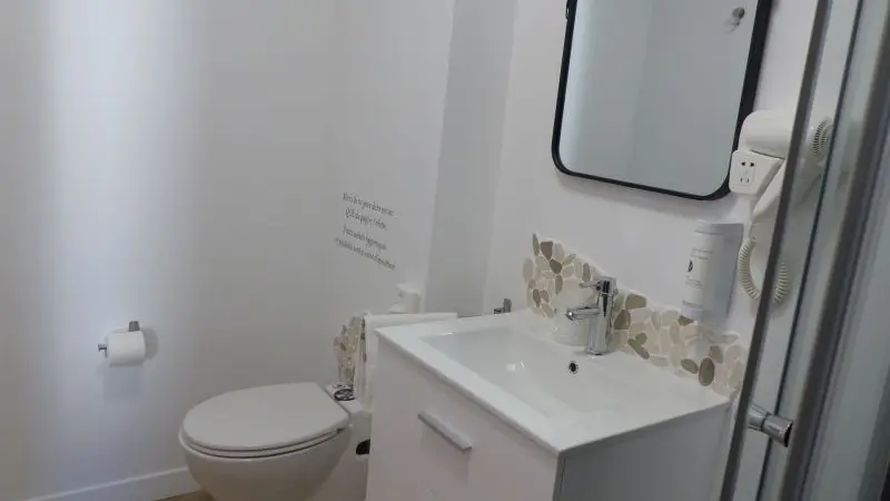 Chambre - hôtes - lits - canal - Josselin - Destination - Brocéliande