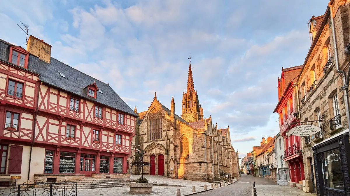 A la découverte du patrimoine de Josselin_Place Alain de Rohan_crédit Alexandre Lamoureux_validité 2031