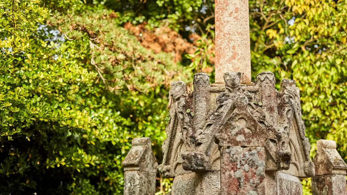 A la découverte du patrimoine de Léhon_Le calvaire du Saint-Esprit, partie inférieure_crédit Alexandre Lamoureux_validité_31102030