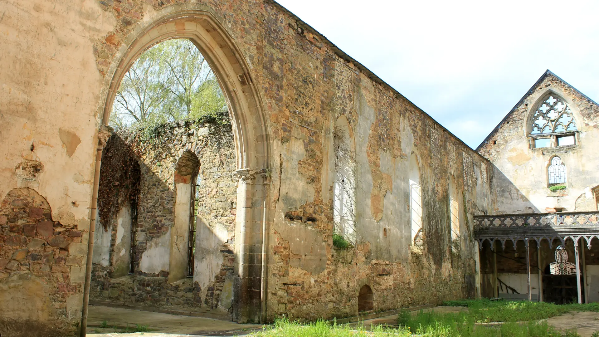 Abbaye Saint Jacques Montfort sur Meu