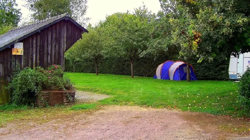 Aire-camping-de-Saint-Lery