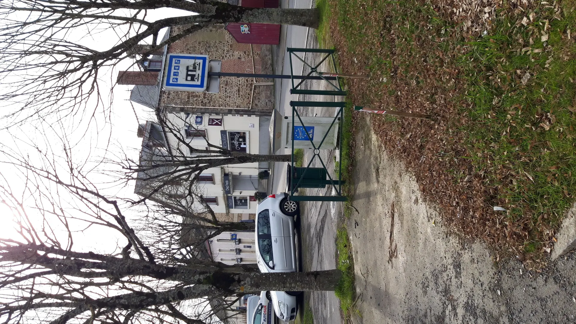 Aire de stationnement camping car - La Guerche-de-Bretagne (2)