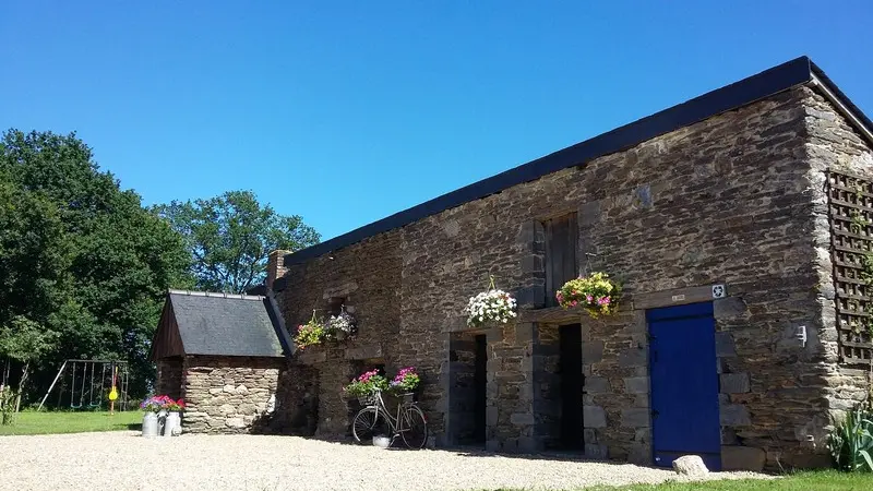 Ancien-four-a-pain-et-porcherie