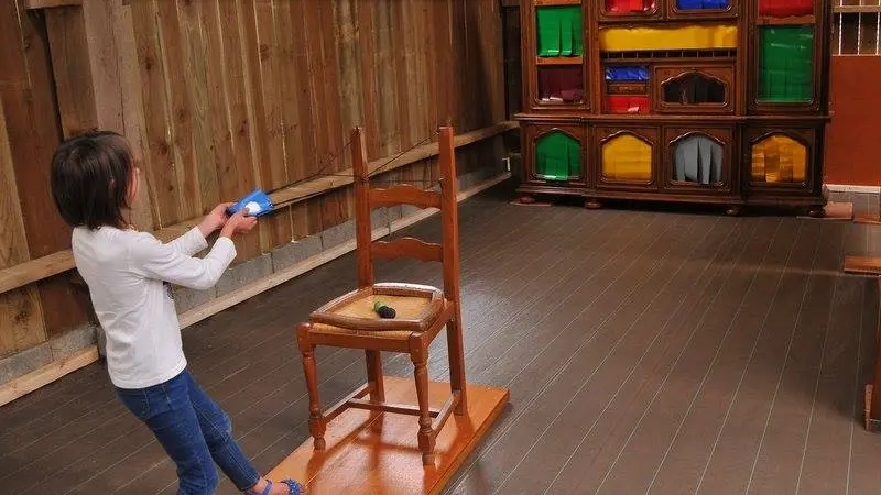 Armoire aux jeux enfants 2