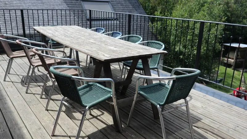 Auberge - terrasse ©Le Champ commun