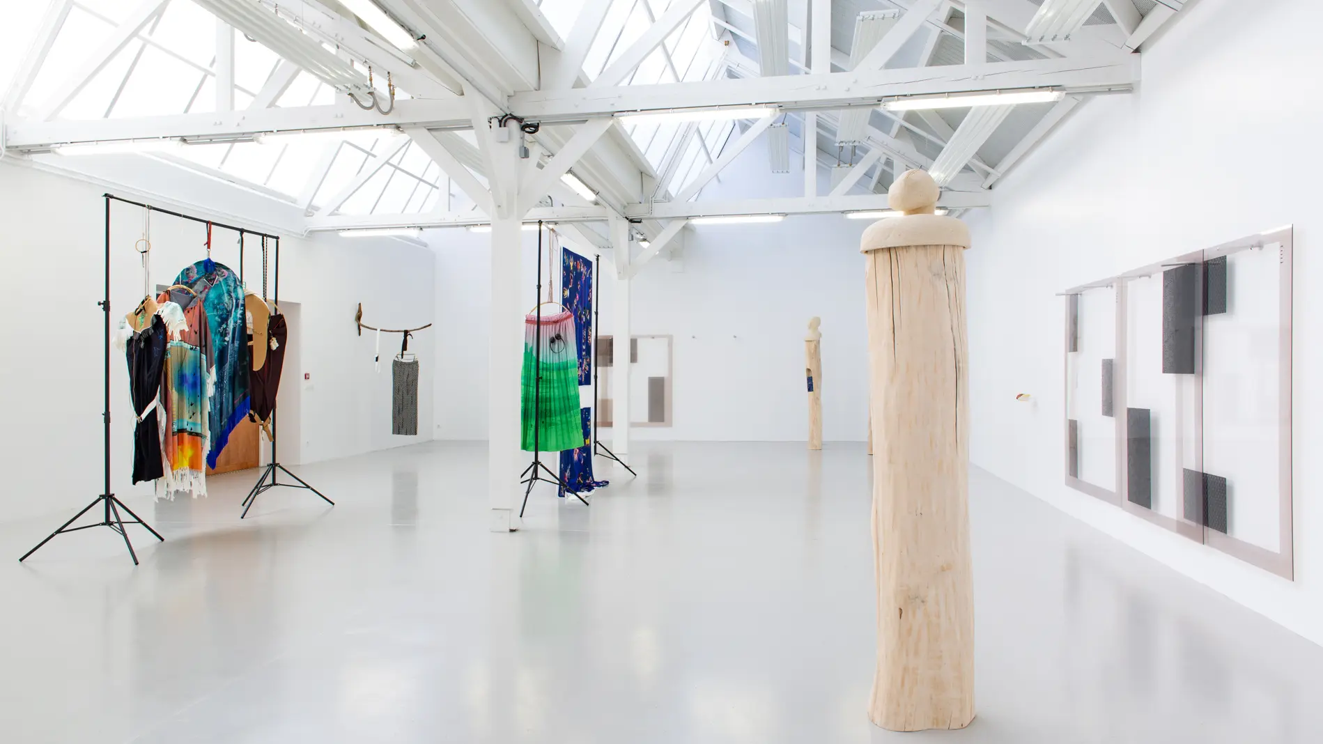 Vue de l'exposition Bertfalhe, avec Hélène Bertin, Éléonore False, Ingrid Luche