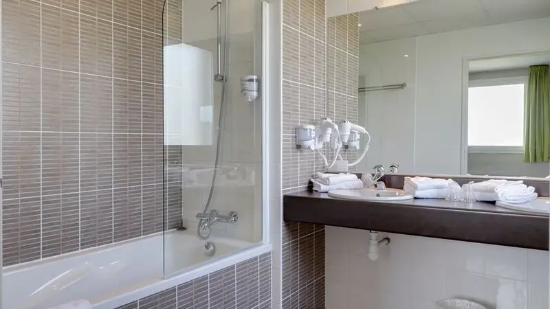 BRITHOTEL L'ADRESSE STMEEN-LE-GRAND