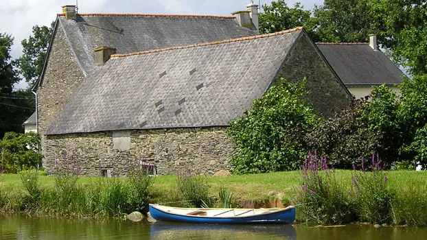 Berges de Launay canal