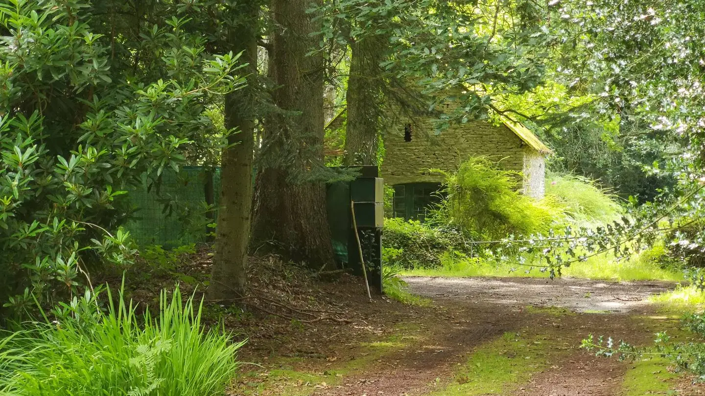 CH sur l'Ille Dana_Paimpont_extérieur_chemin