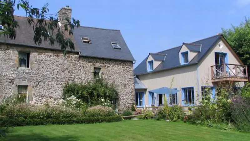 Chambres d'hôtes - Maison vue du jardin - Baguer Pican