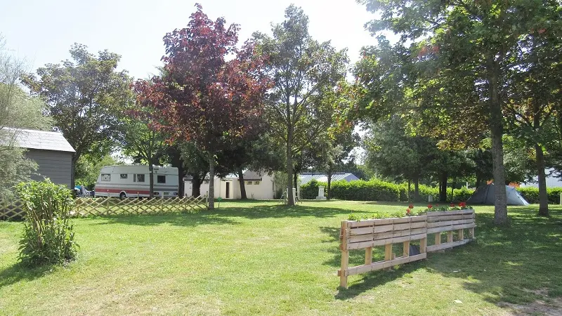 Hébergement de plein-air - Camping les étangs - La Richardais