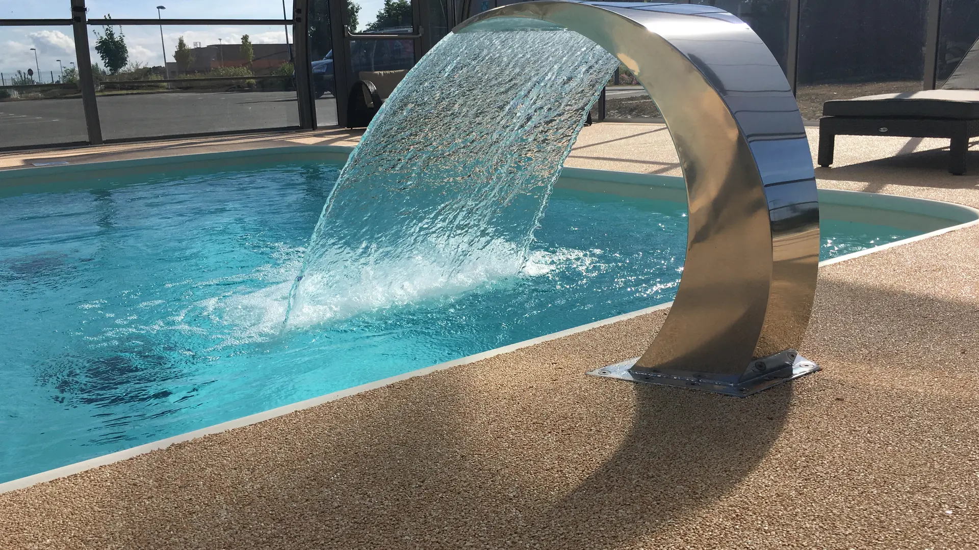 piscine hôtel Kyriad