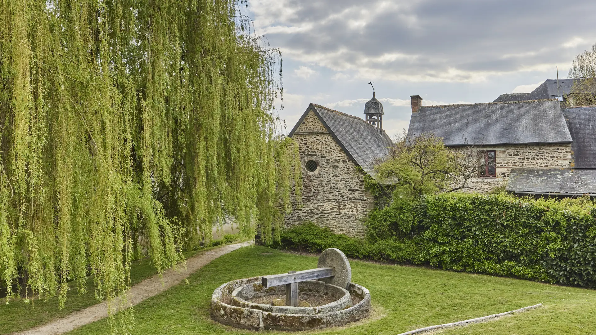 La Surprenante - Visite guidée de la Petite Cité de Caractère