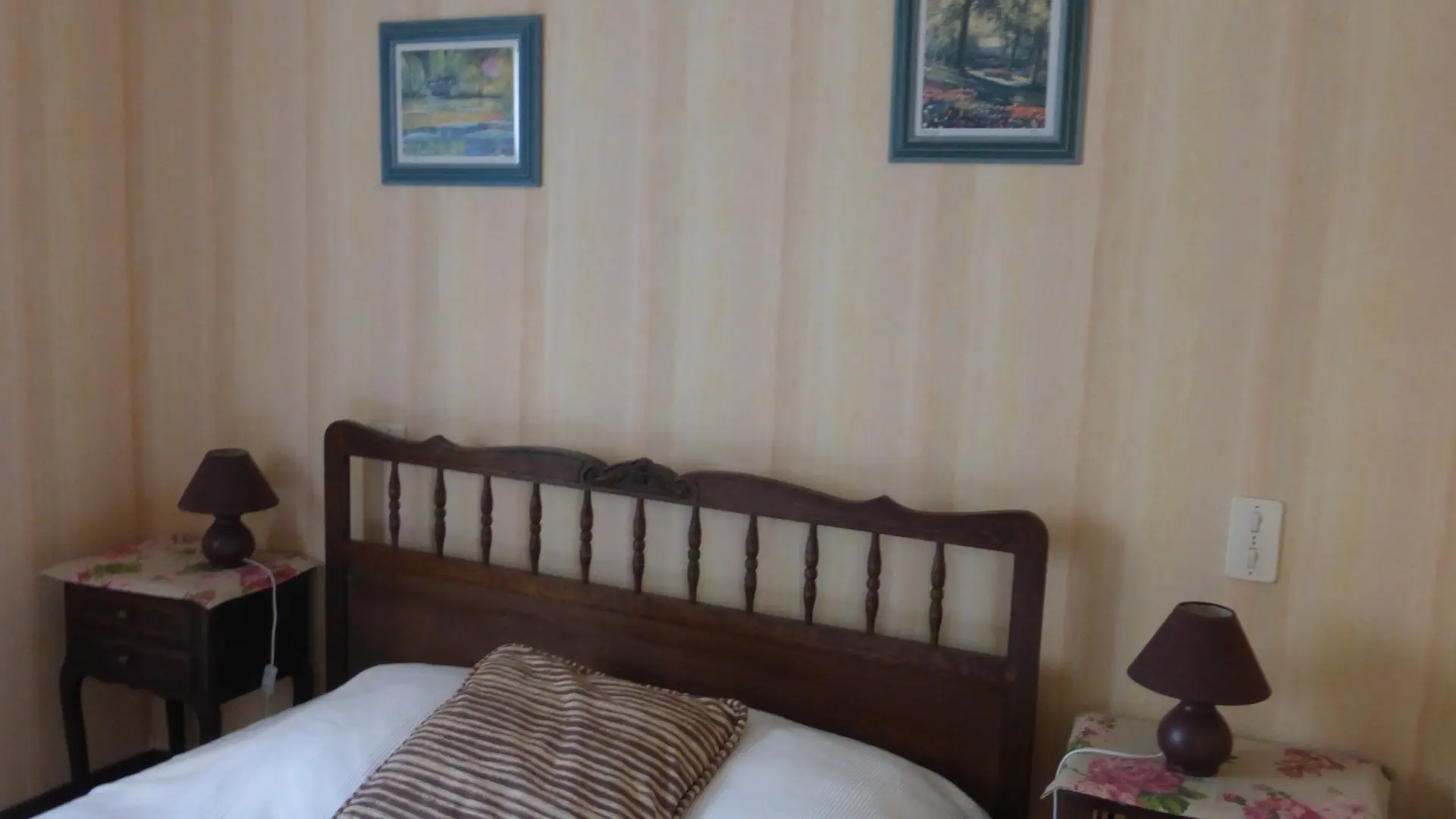 Chambre3-les-roses-trémières-location-de-maison-carnac