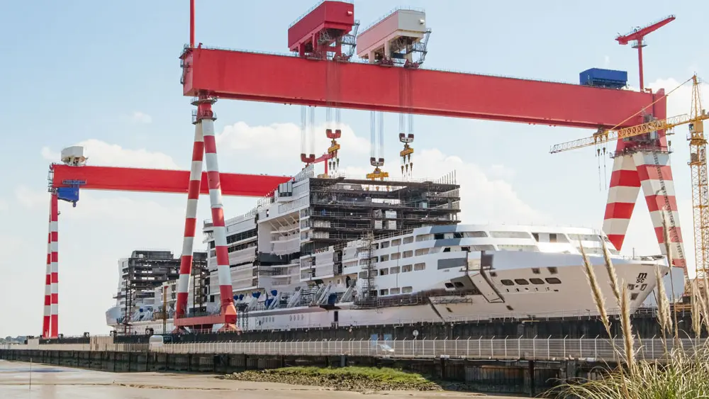 Visite des chantiers navals