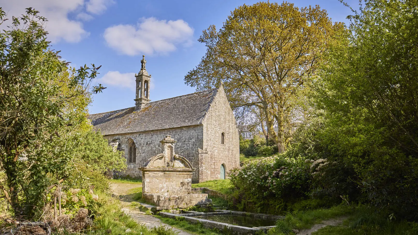 Chapelle Notre-Dame-de-Bonne-Nouvelle et fontaine-lavoir Saint-Eutrope_crédit Alexandre Lamoureux_validité 31102030