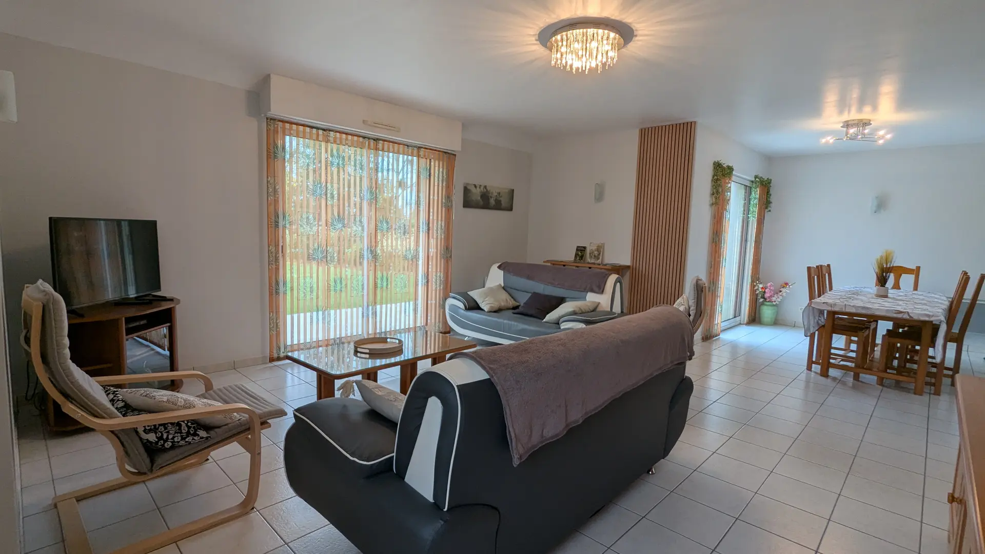 Cuisine salle a manger Gite Coté Parc