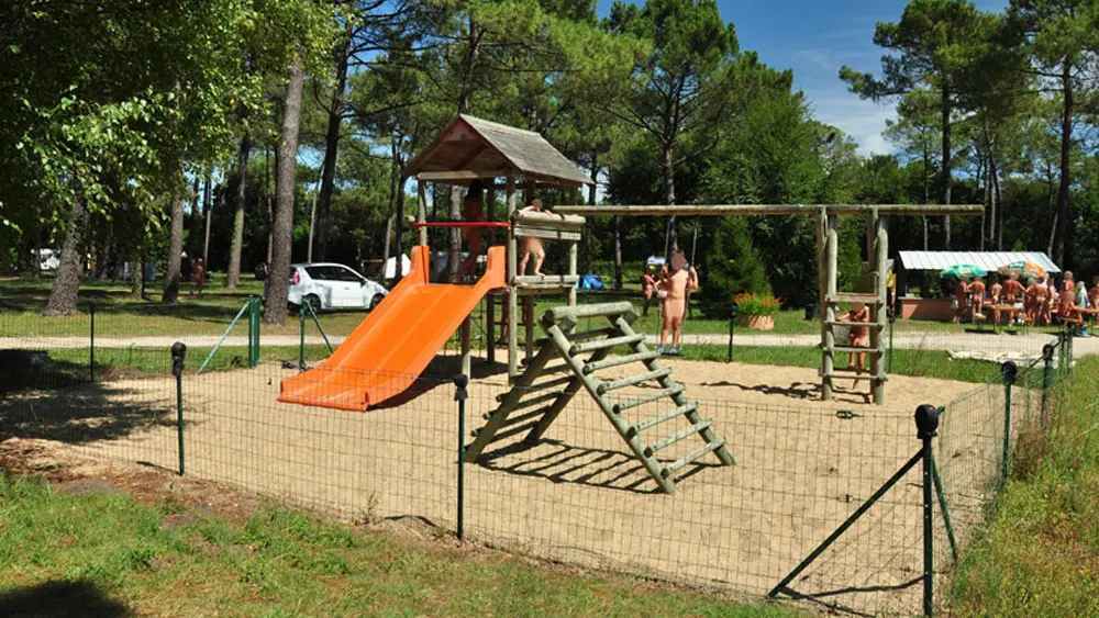 Camping Naturiste CNBS La Pinède
