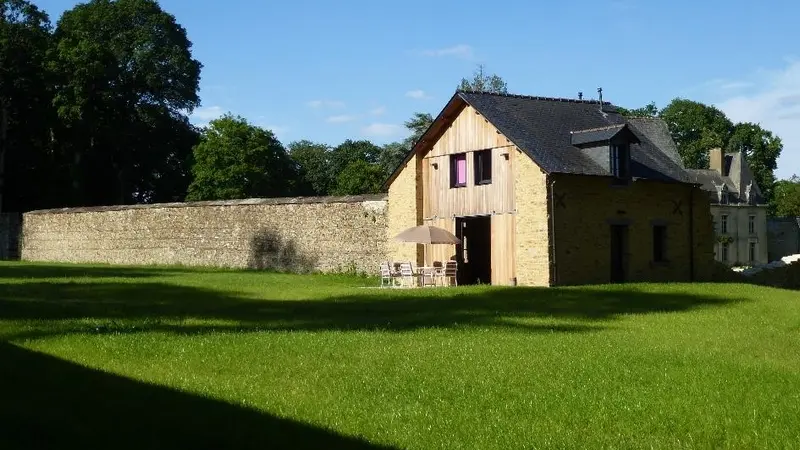 Domaine des Hayes_Maxent_Cottage_jardin