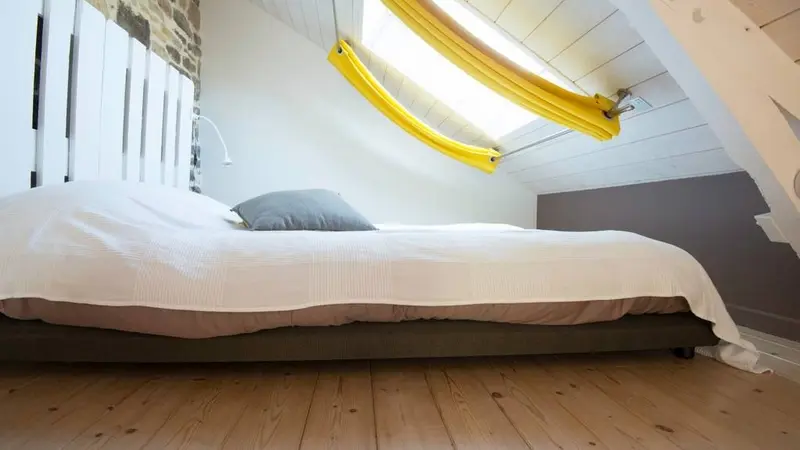 Duplex en Brocéliande_Plélan le Grand_salon_chambre