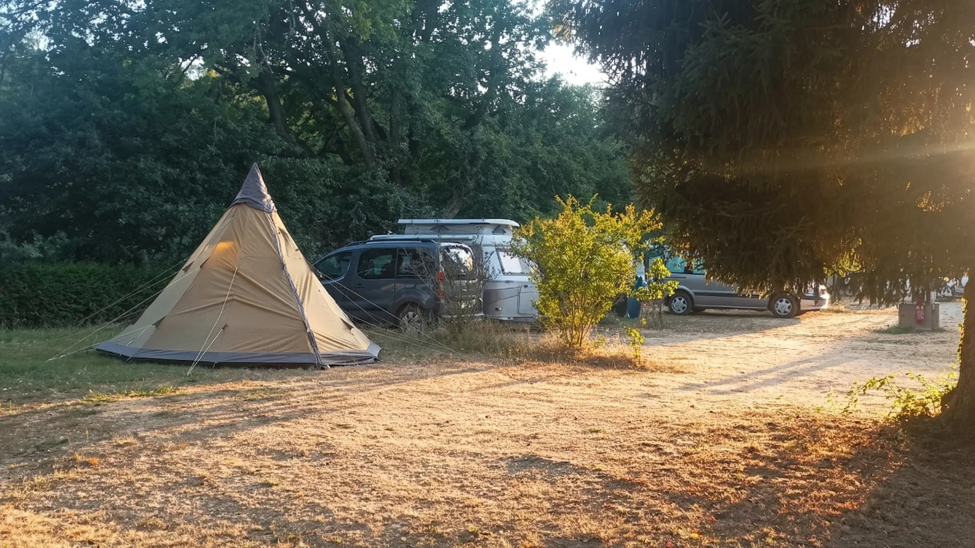 Emplacement -  - Camping du pont d'Oust Peillac