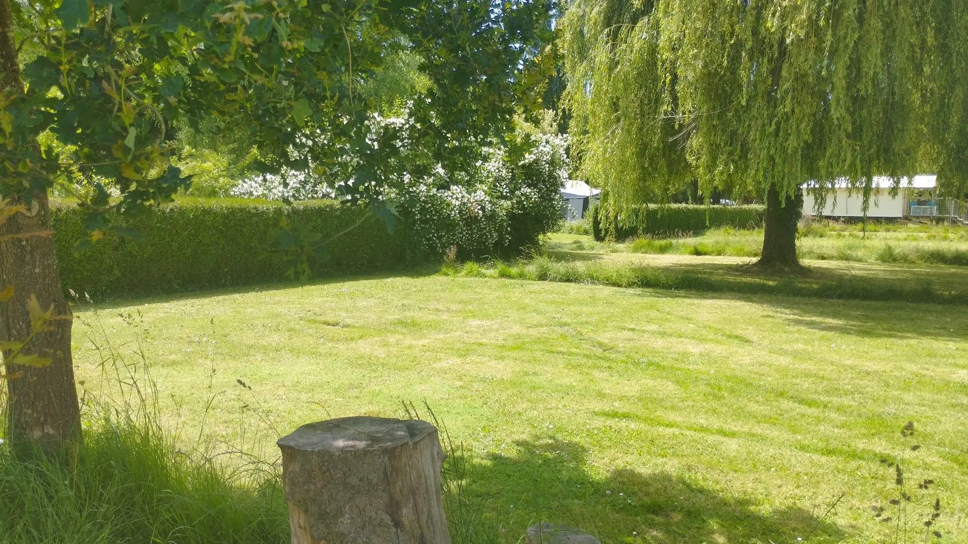 Emplacements - Camping du pont d'Oust Peillac