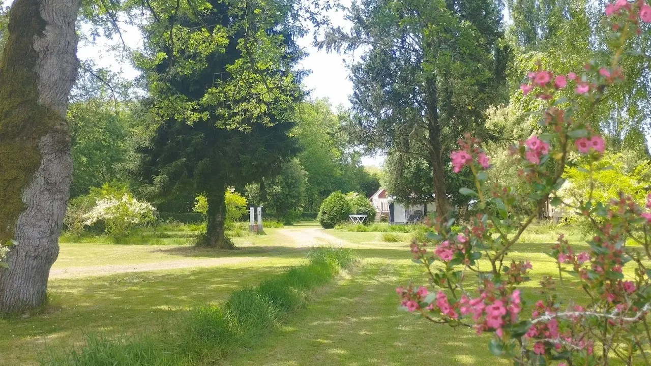 Emplacements - Camping du pont d'Oust Peillac