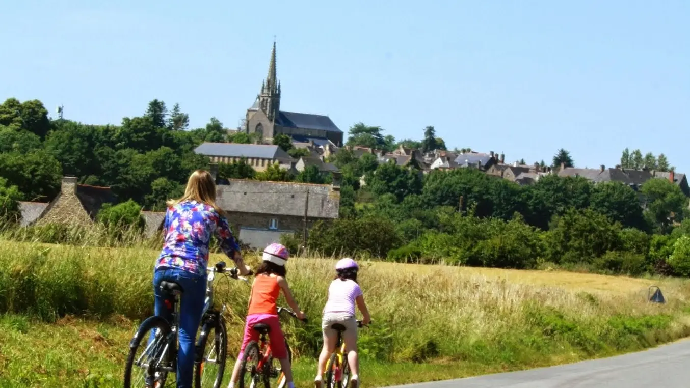 En vélo vers Bazouges-la-Pérouse
