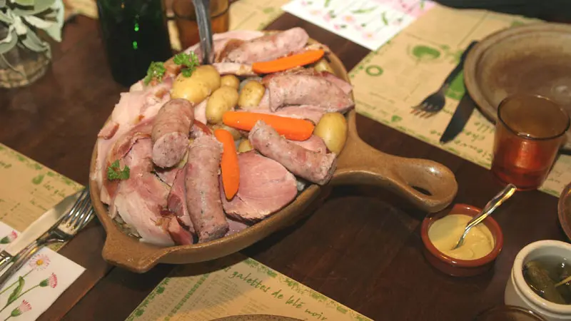 Ferme Auberge au Char à Banc