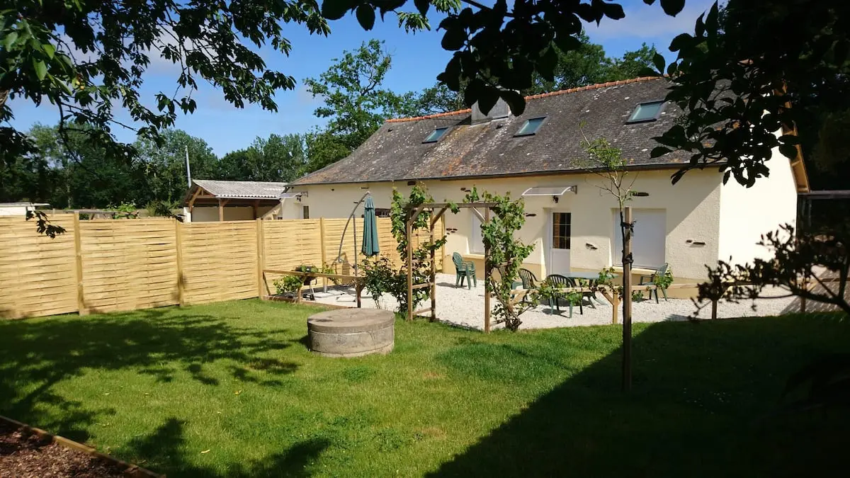 Gîte au fil des saisons_Bréal_extérieur