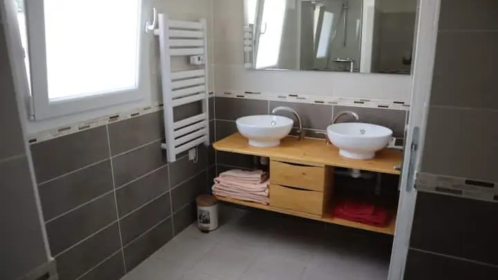 Gîte au fil des saisons_Bréal_sdb