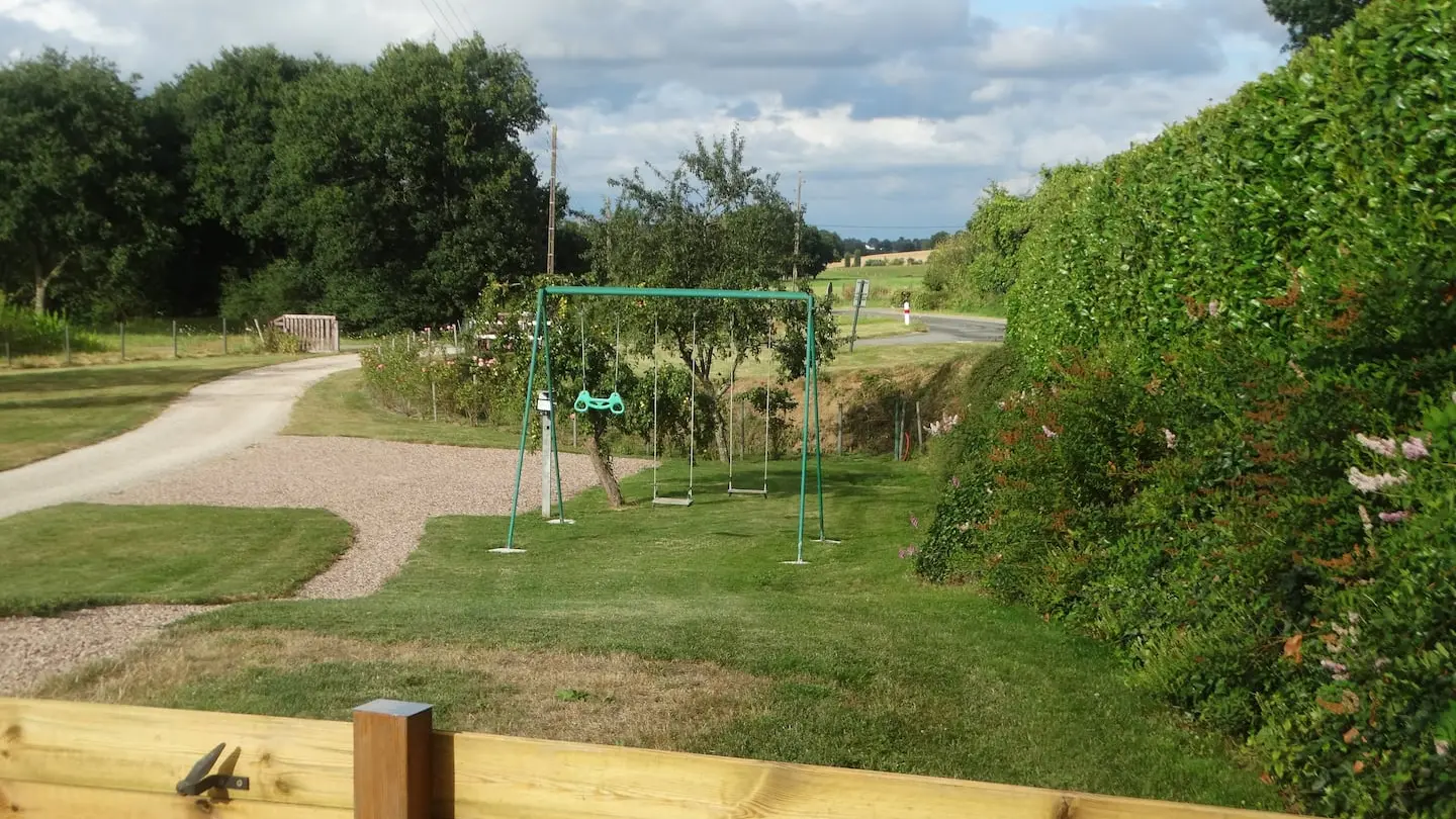 Gîte aux portes de Brocéliande_jeux enfants