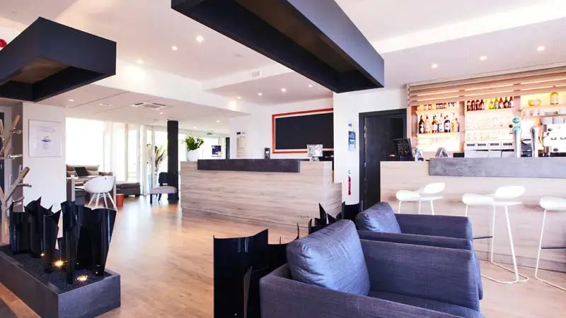 Hôtel-Restaurant Kyriad Prestige Vannes Pompidou