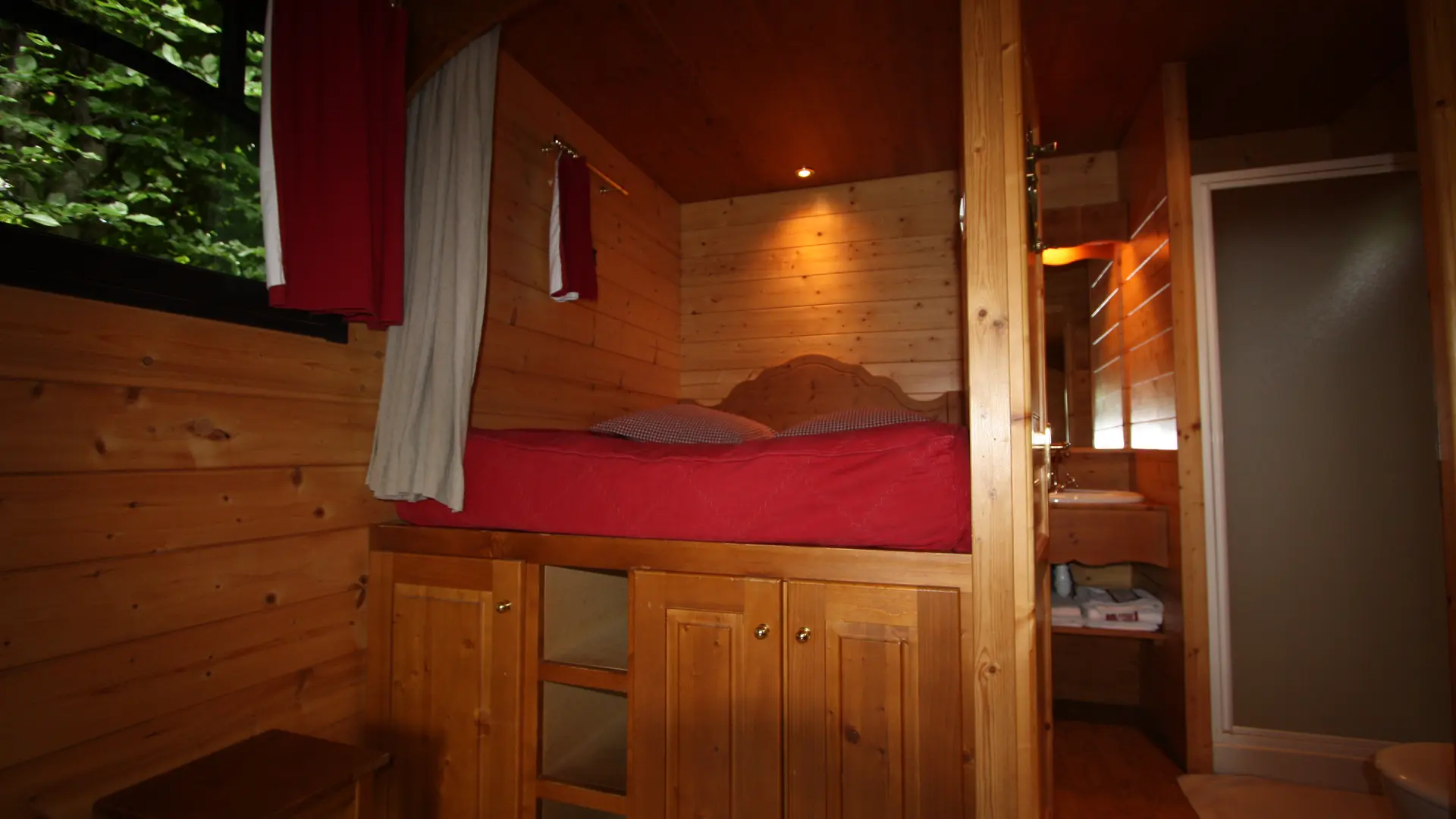 Lit en Alcove Roulotte