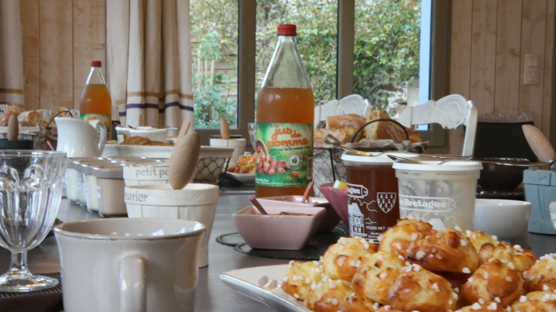 Chambres d'hôtes -  Petit Déjeuner - Baguer Pican