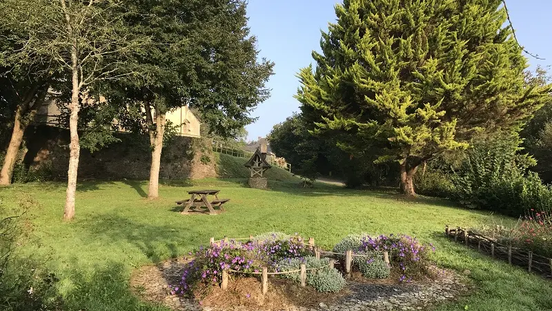 chapelle St-Golven - jardin médiéval - vieux bourg - Taupont - Morbihan