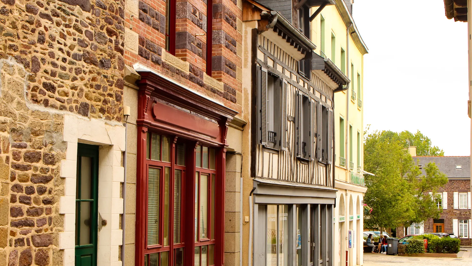 Ancienne cité médiévale Montfort sur Meu