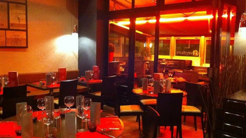 L-Aventure-Dinard-salle-de-restaurant