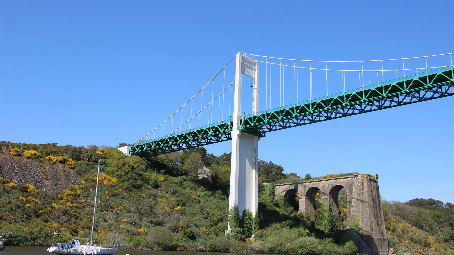 L'ancien pont et le nouveau