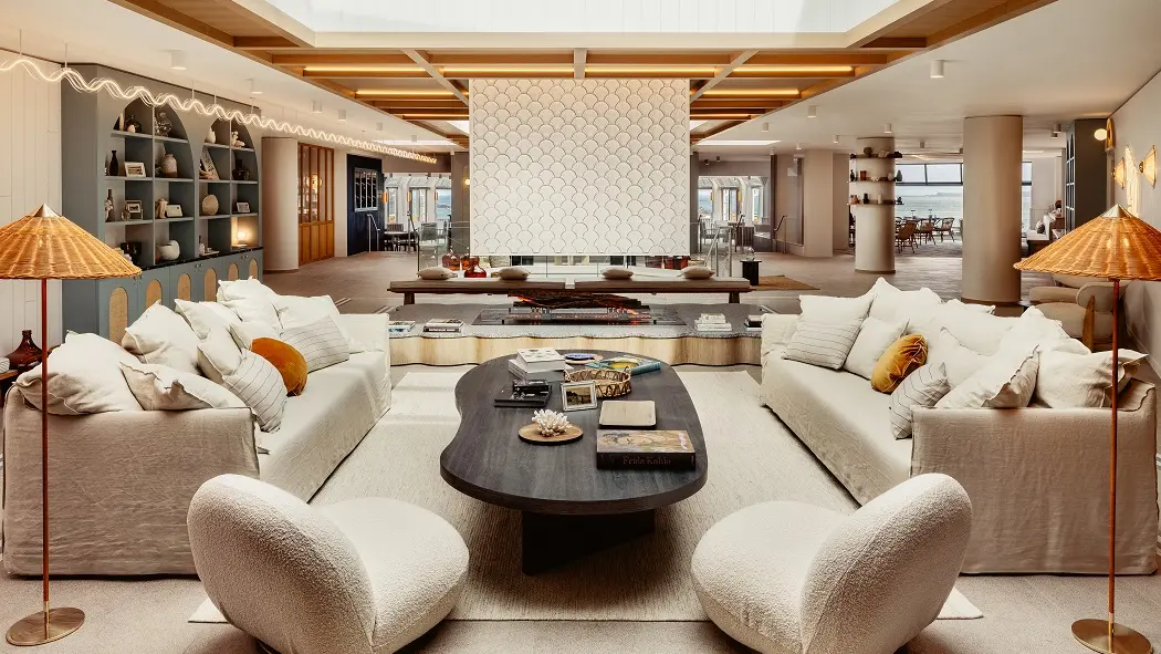 LE LOBBY - VUE DE LA RECEPTION