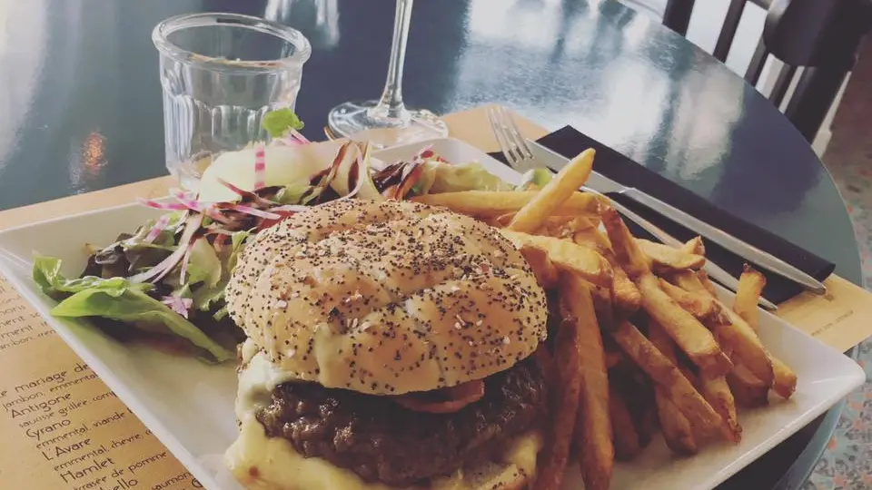 Le-Theatre-Saint-Lunaire-burger