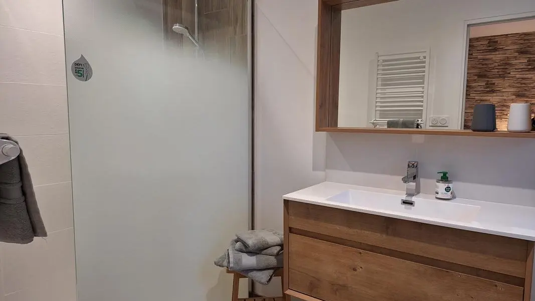 Les Insolites de Sophie - Chambre nordique - Salle de bain