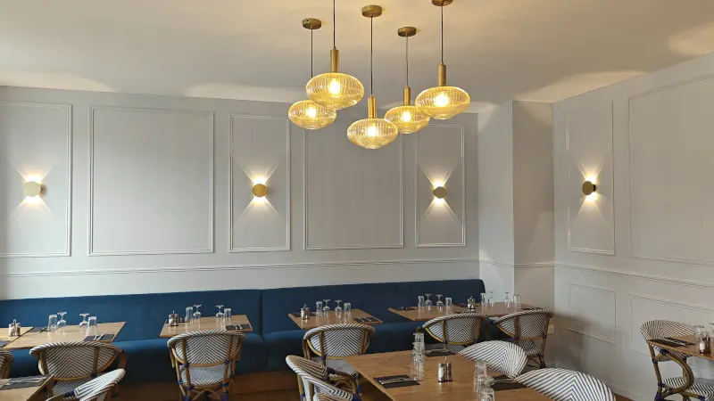 Les Volets Bleus 1 800 px